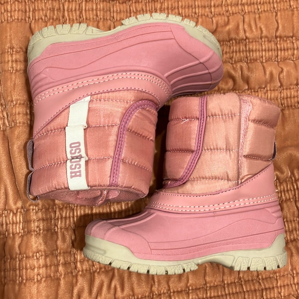 NWOT pink Oshkosh snow boots size 8c